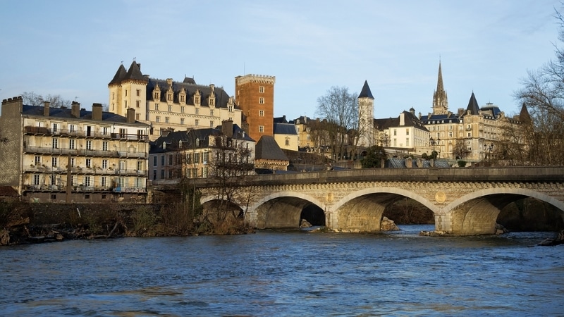 découvrez les meilleures attractions à pau, entre paysages époustouflants, patrimoine historique et activités de plein air. explorez la beauté de cette ville des pyrénées et laissez-vous séduire par ses nombreux trésors.