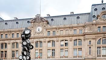 découvrez des destinations de maisons à proximité de la gare saint-lazare, parfaites pour un séjour agréable à paris. idéales pour les voyageurs et les familles, ces locations vous offrent un accès facile aux attractions de la ville tout en garantissant confort et tranquillité.