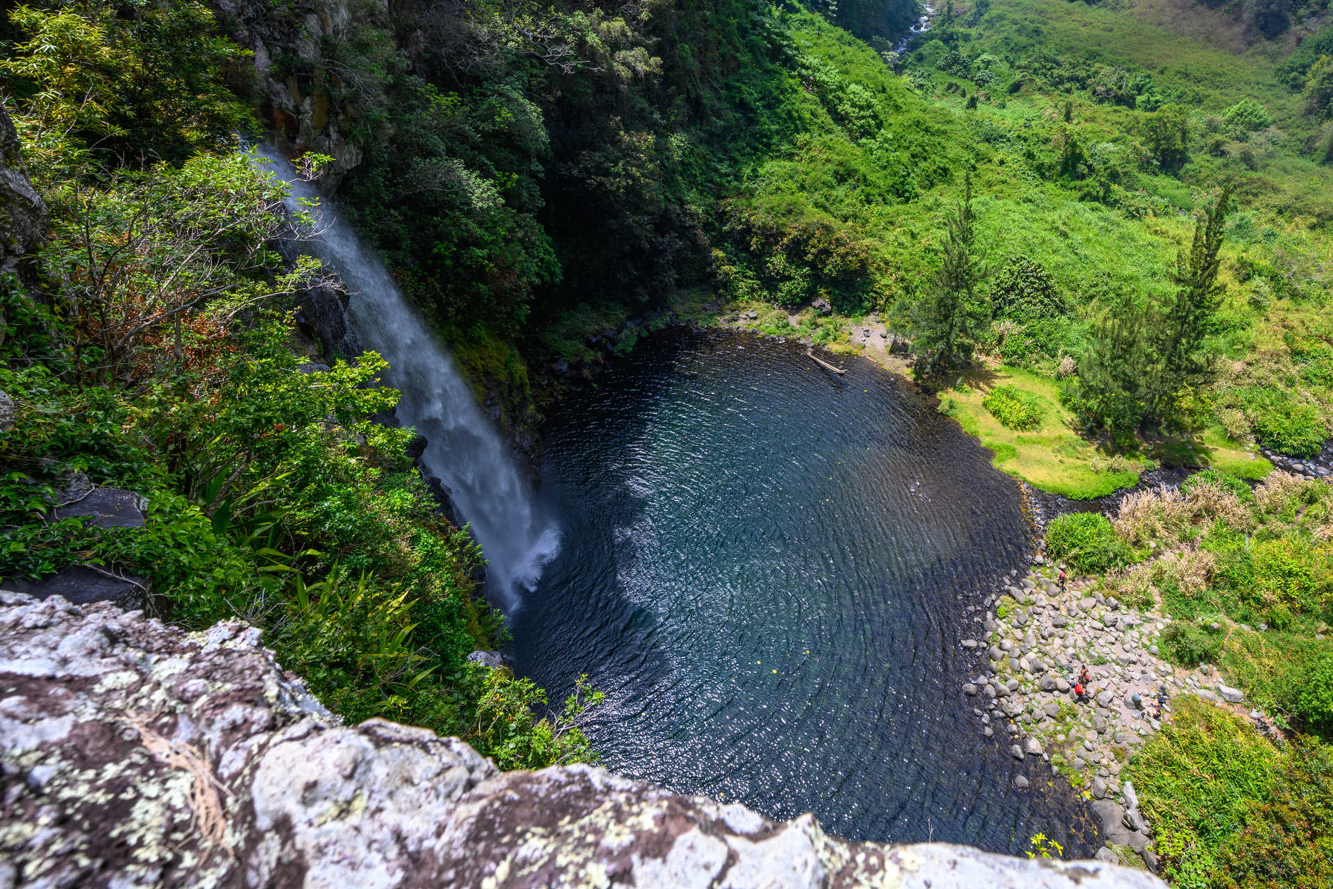 découvrez les meilleures escapades réunionnaises en octobre ! profitez de paysages époustouflants, d'activités passionnantes et de la culture riche de l'île. que vous soyez amateur de randonnée, de plages paradisiaques ou de gastronomie locale, octobre est le mois idéal pour vivre des moments inoubliables à la réunion. préparez votre voyage dès maintenant !