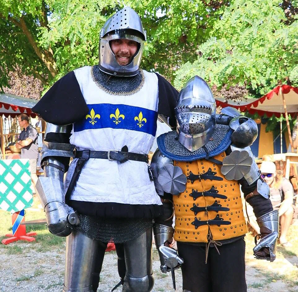 découvrez l'univers des braseros médiévaux, des éléments emblématiques qui apportent chaleur et convivialité à vos soirées en extérieur. plongez dans l'histoire et la tradition avec ces objets authentiques, parfaits pour créer une ambiance unique dans votre jardin ou sur votre terrasse.