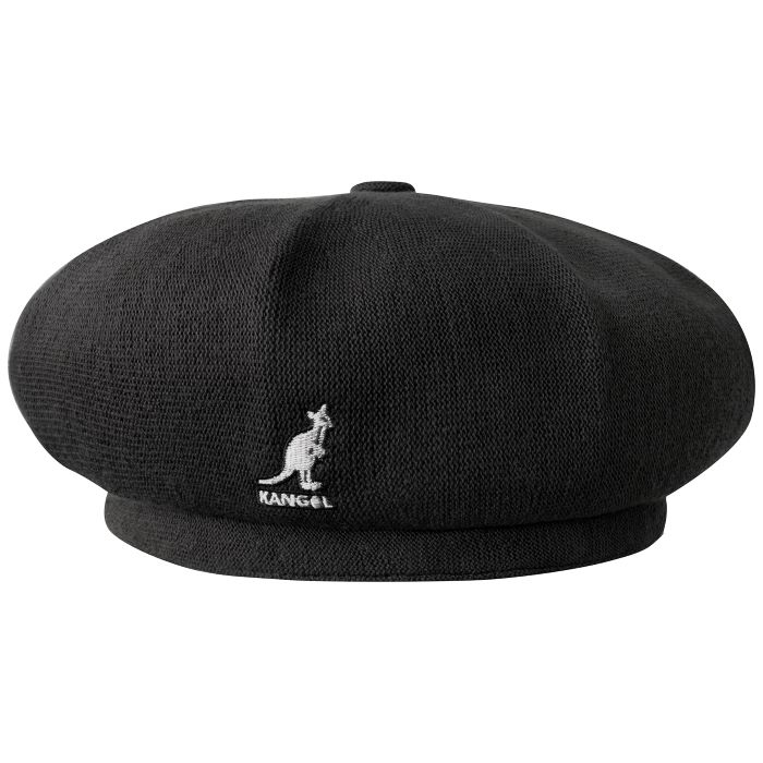 Chanteur à beret : un style iconique et intemporel