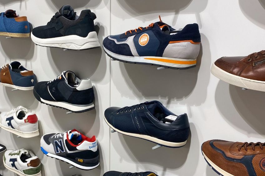 découvrez notre collection de chaussures éco-responsables, alliant style et durabilité. fabriquées à partir de matériaux recyclés et respectueux de l'environnement, nos chaussures allient confort et design pour un choix conscient et tendance.