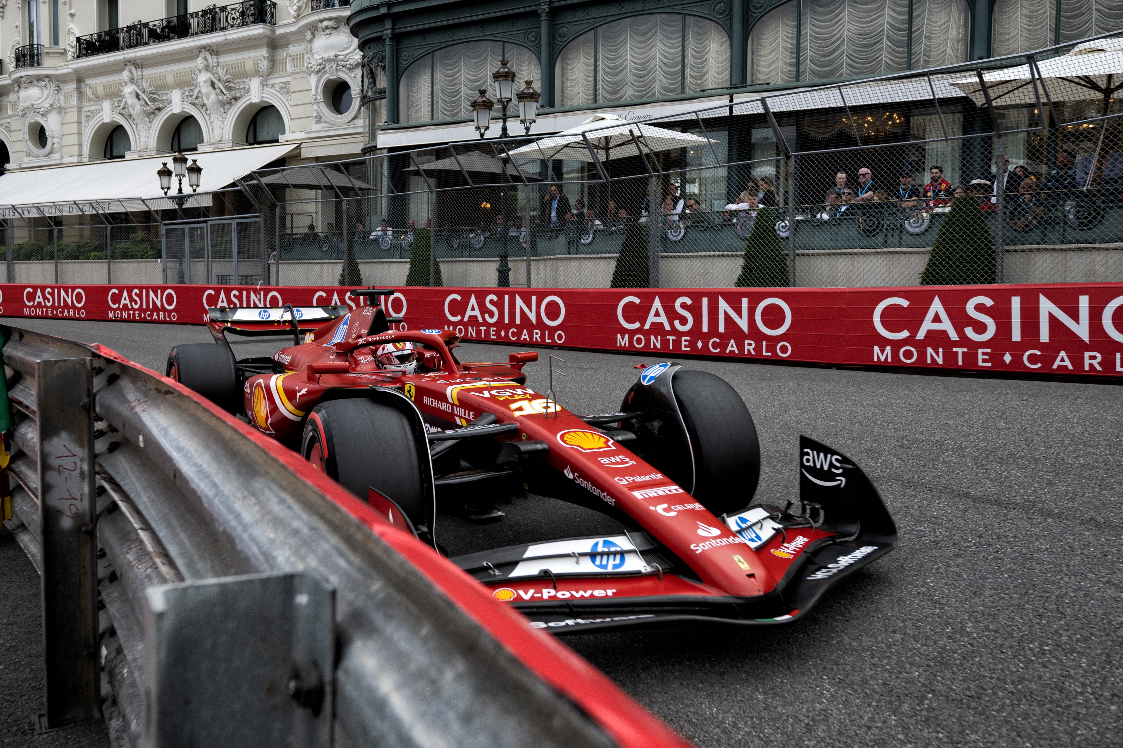 découvrez le grand prix de monaco 2025, l'un des événements de formule 1 les plus prestigieux au monde. plongez au cœur de l'adrénaline, de l'élégance et du glamour sur le célèbre circuit urbain de monte-carlo. ne manquez pas cette expérience inoubliable remplie de vitesse, de compétition et de célébrations.