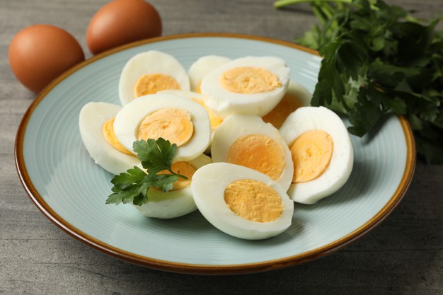 Calories d’un œuf dur : comment intégrer l’œuf dur à votre diète