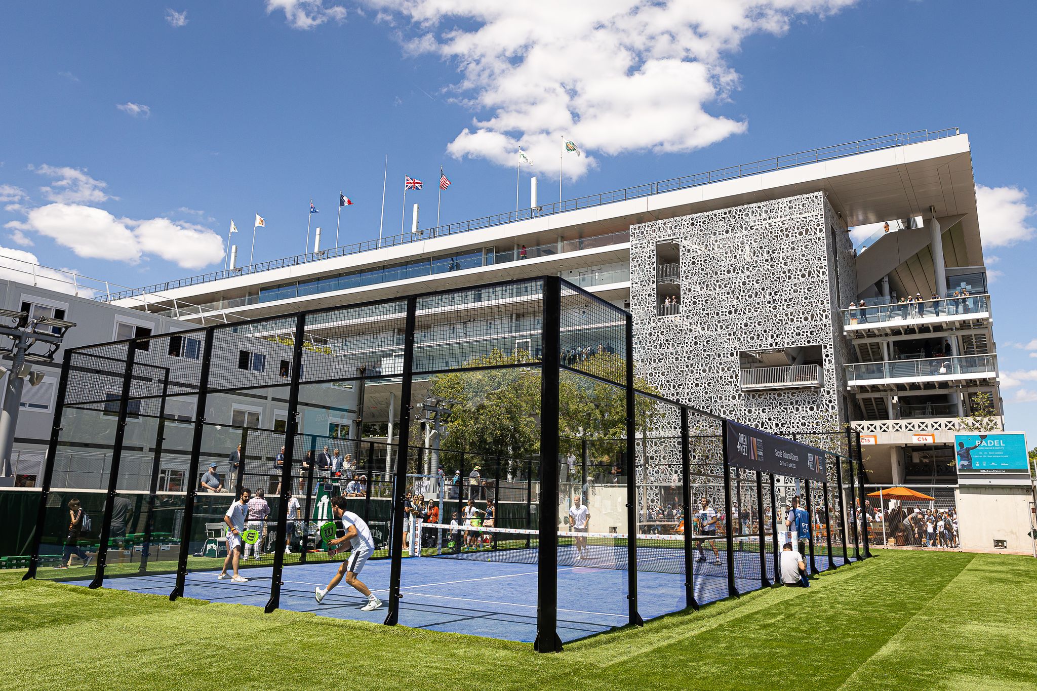 découvrez l'académie nadal, la référence pour former les futurs champions du tennis. rejoignez un programme d’excellence à 60 000 €/an qui allie entraînement de haut niveau et développement personnel.