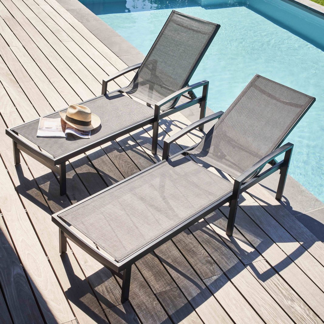 Réparer transat Textilène : méthode pour changer le textilène d’un bain de soleil
