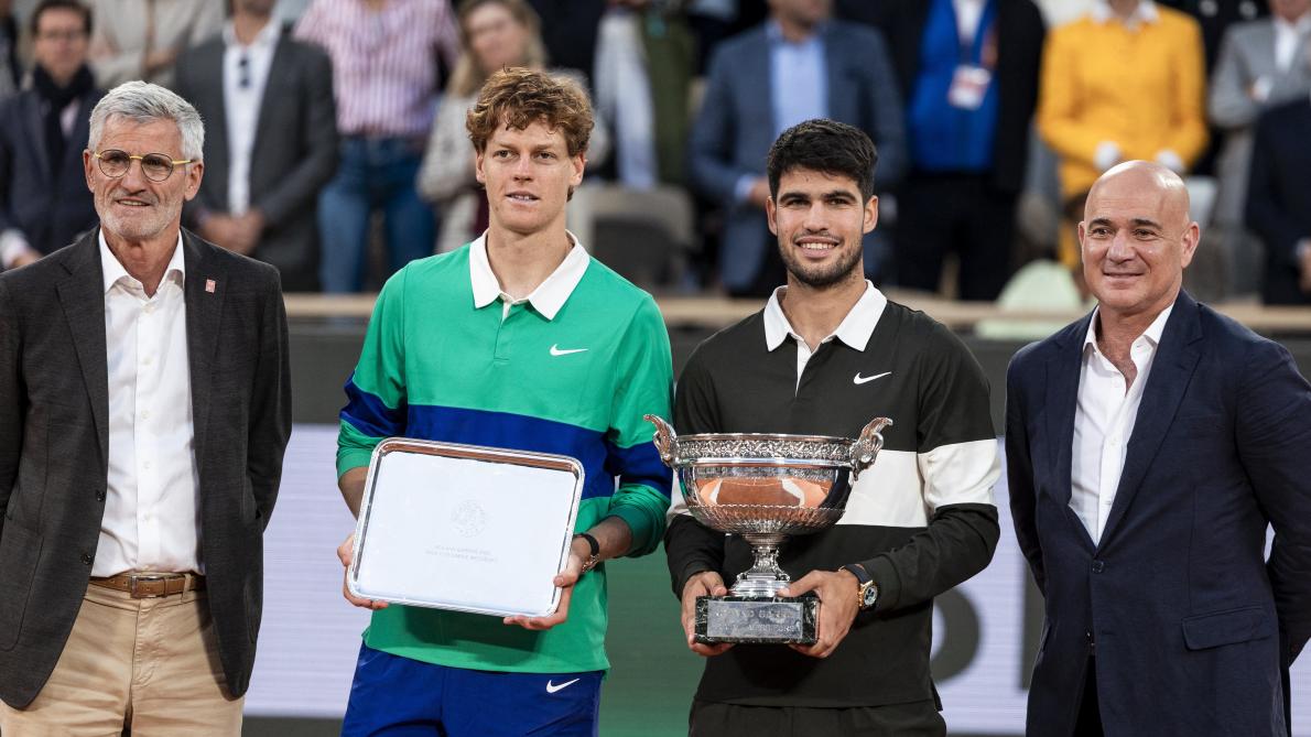 découvrez le duel prometteur entre sinner et alcaraz, une nouvelle rivalité qui s'éloigne de la légende federer-nadal et promet un tennis passionnant.