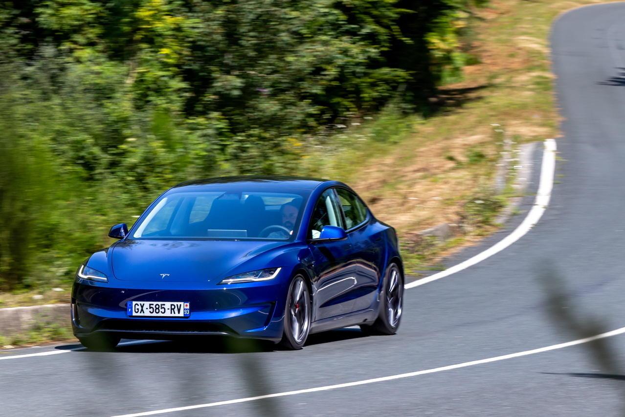 découvrez le guide complet des dimensions de la tesla model 3, incluant la longueur, la largeur, la hauteur et l'espace intérieur pour mieux connaître ce véhicule électrique innovant.