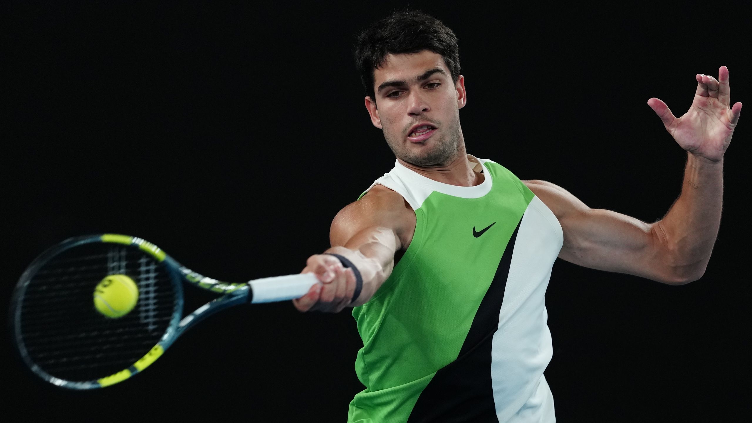 nadal revient sur la carrière d'alcaraz et lui attribue une place de choix parmi les légendes du tennis, soulignant son talent et son potentiel exceptionnel.