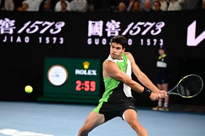 découvrez les réactions de rafael nadal suite à la défaite de jannik sinner lors de l'open d'australie, avec une analyse détaillée du match et des commentaires exclusifs.