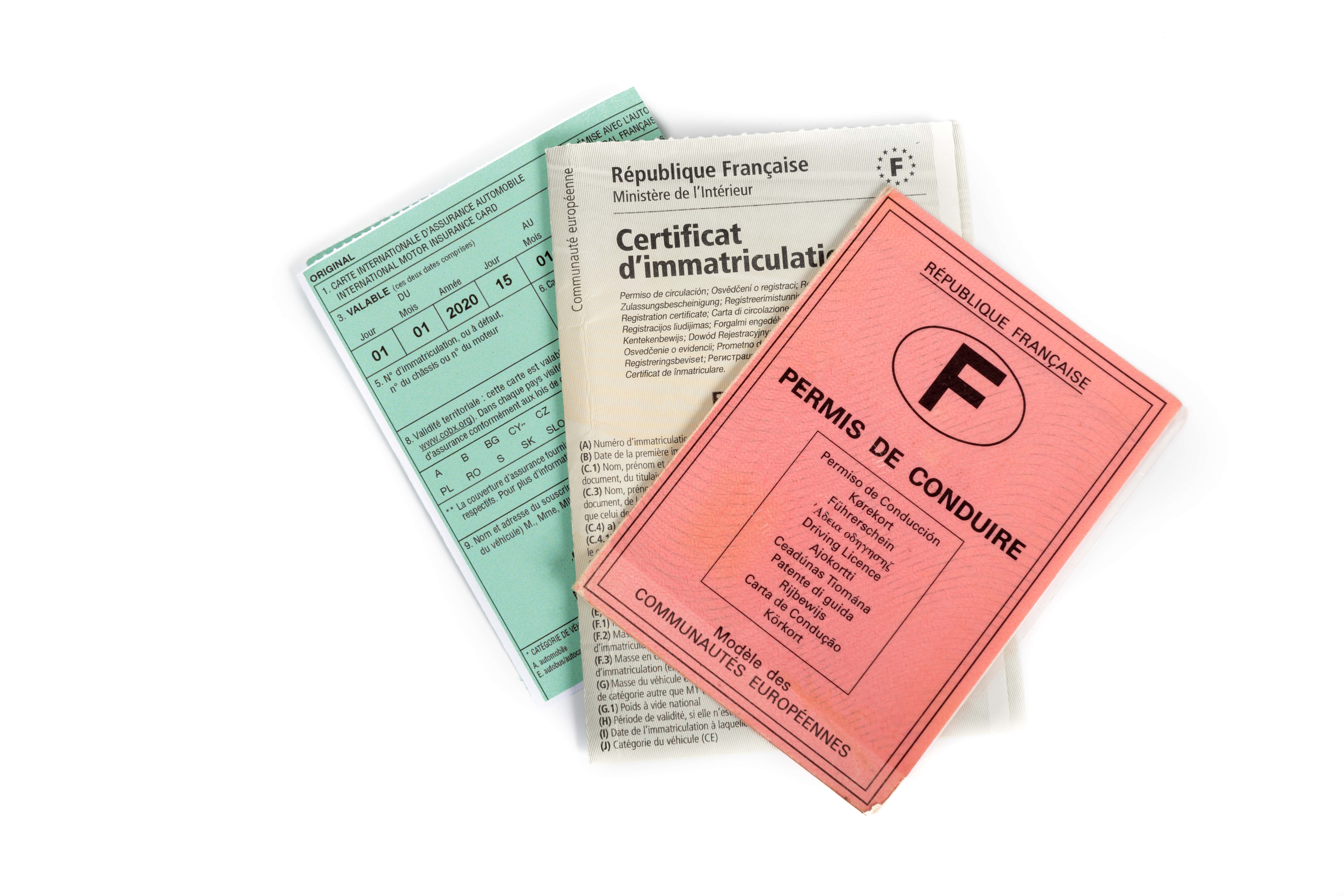 obtenez toutes les informations nécessaires pour une carte grise avec deux noms. guide complet sur les démarches, documents requis et avantages pour un véhicule en copropriété.