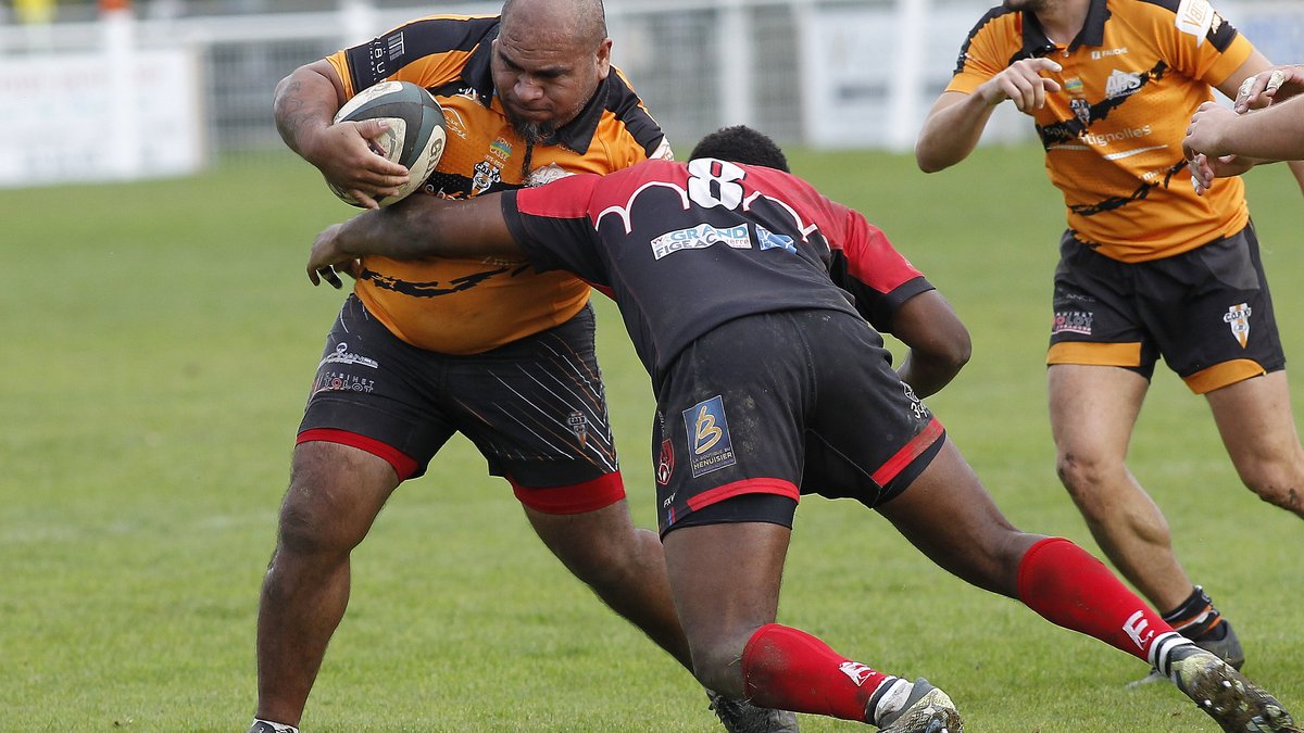 caudecoste sécurise sa victoire dans le derby intense contre 4c xv, démontrant une défense solide et une équipe déterminée.